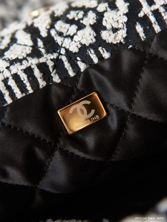 Hyper Peter HANDBAG 22 CHANEL 0816